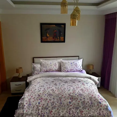 King Apartment *